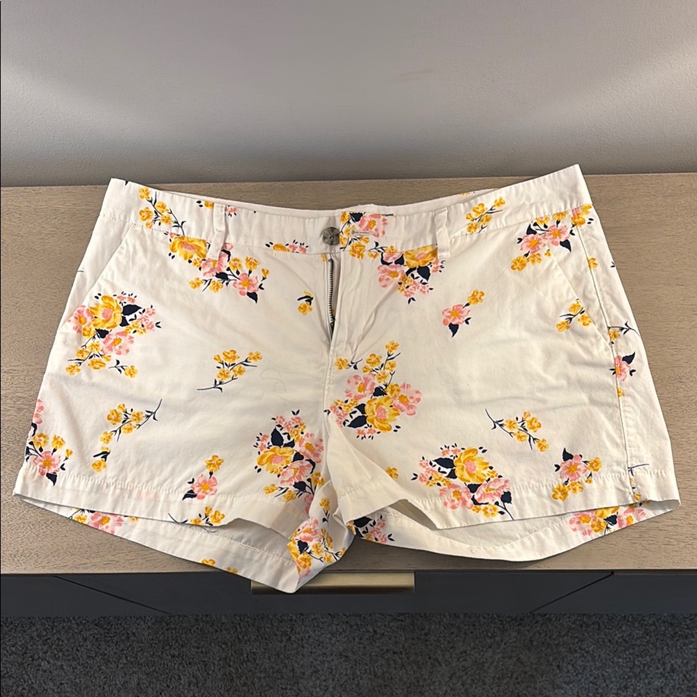 Old Navy Floral Women’s Shorts Size 14